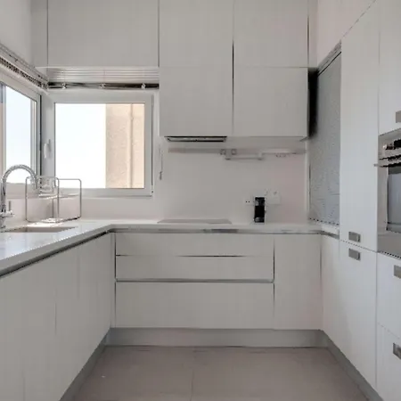 Apartament Phaedrus Living: Front Flat Kyma