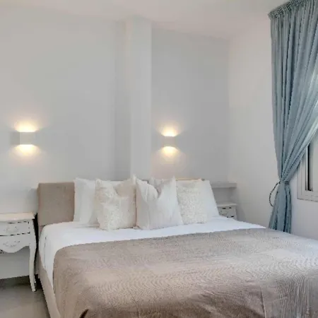 Apartment Phaedrus Living: Front Flat Kyma *