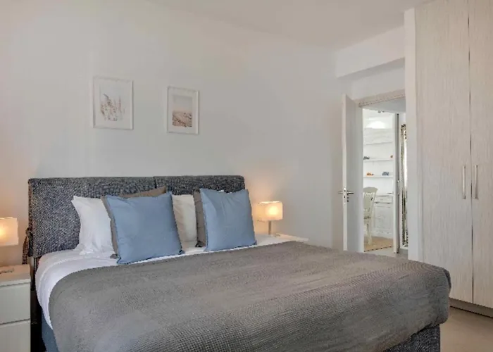 Phaedrus Living: Front Flat Kyma Lemesos